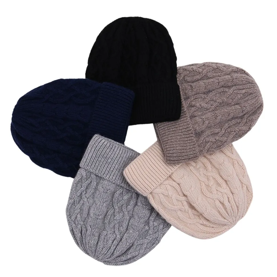 Plush | Satingefütterte Mütze mit abnehmbarem Bommel